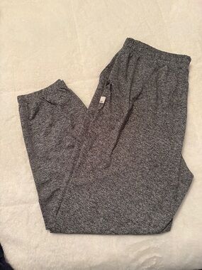 Women’s Vuori joggers